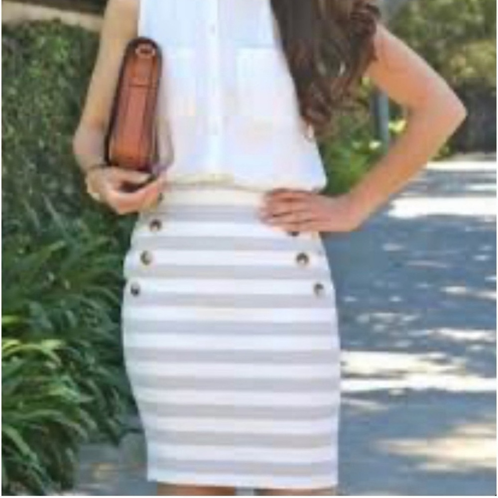 Ann Taylor Loft petites pencil skirt. Size 10P grey/white striped
